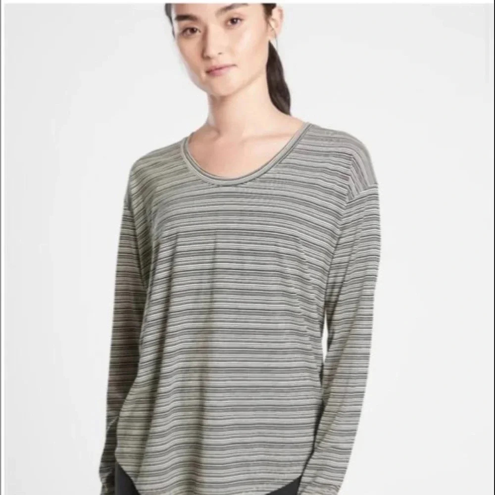 Athleta Cloudlight Stratus Shirt Women's Black striped Long Sleeve Shirt